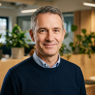 James Mitchell, Chief Executive Officer von Fest Mehrhaltung